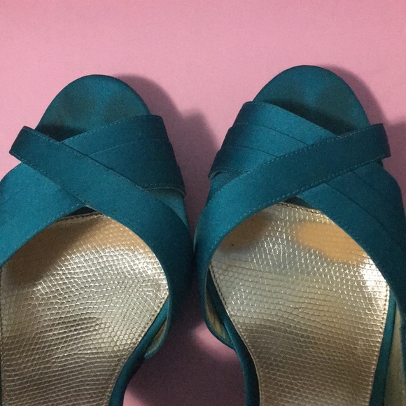 Nina Teal Blue Heels - Picture 5 of 7